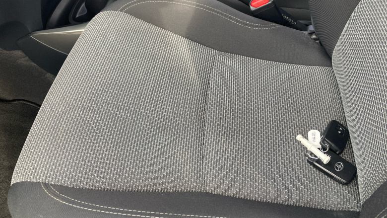 Toyota Yaris 1.5 Hybrid Icon 5dr CVT Hybrid Hatchback